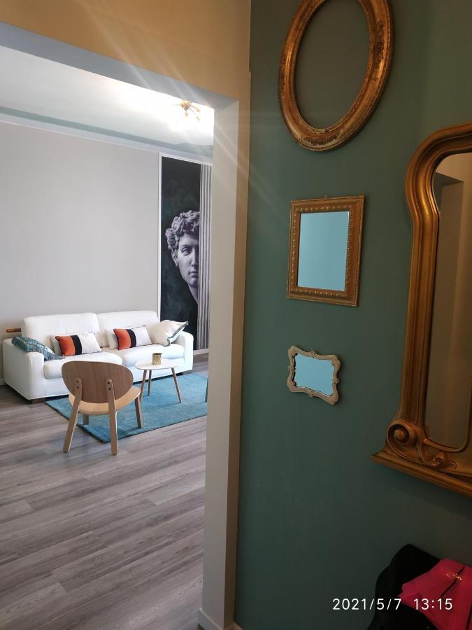 Aurora Flowers - Two Rooms And Free Parking Near Center And Train Station Modena Exterior foto