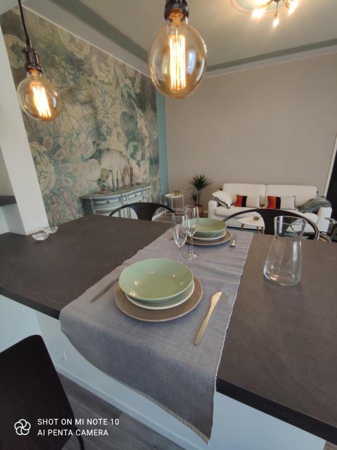 Aurora Flowers - Two Rooms And Free Parking Near Center And Train Station Modena Exterior foto